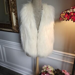 American Eagle Faux Fur Vest sz M Ivory